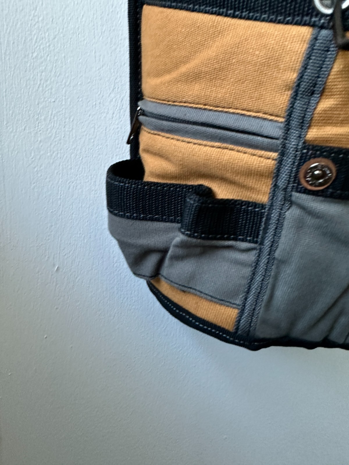 Dickies 8 pocket utility pouch 57000 new with tags Gray, Tan