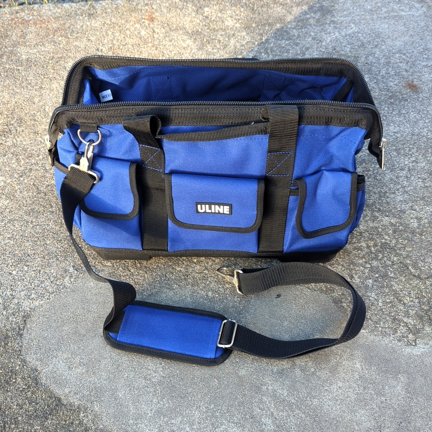 Unit Soft Tool Bag & Shoulder Strap 6 Inside Pockets 10 Out, Hard Base, Open Box