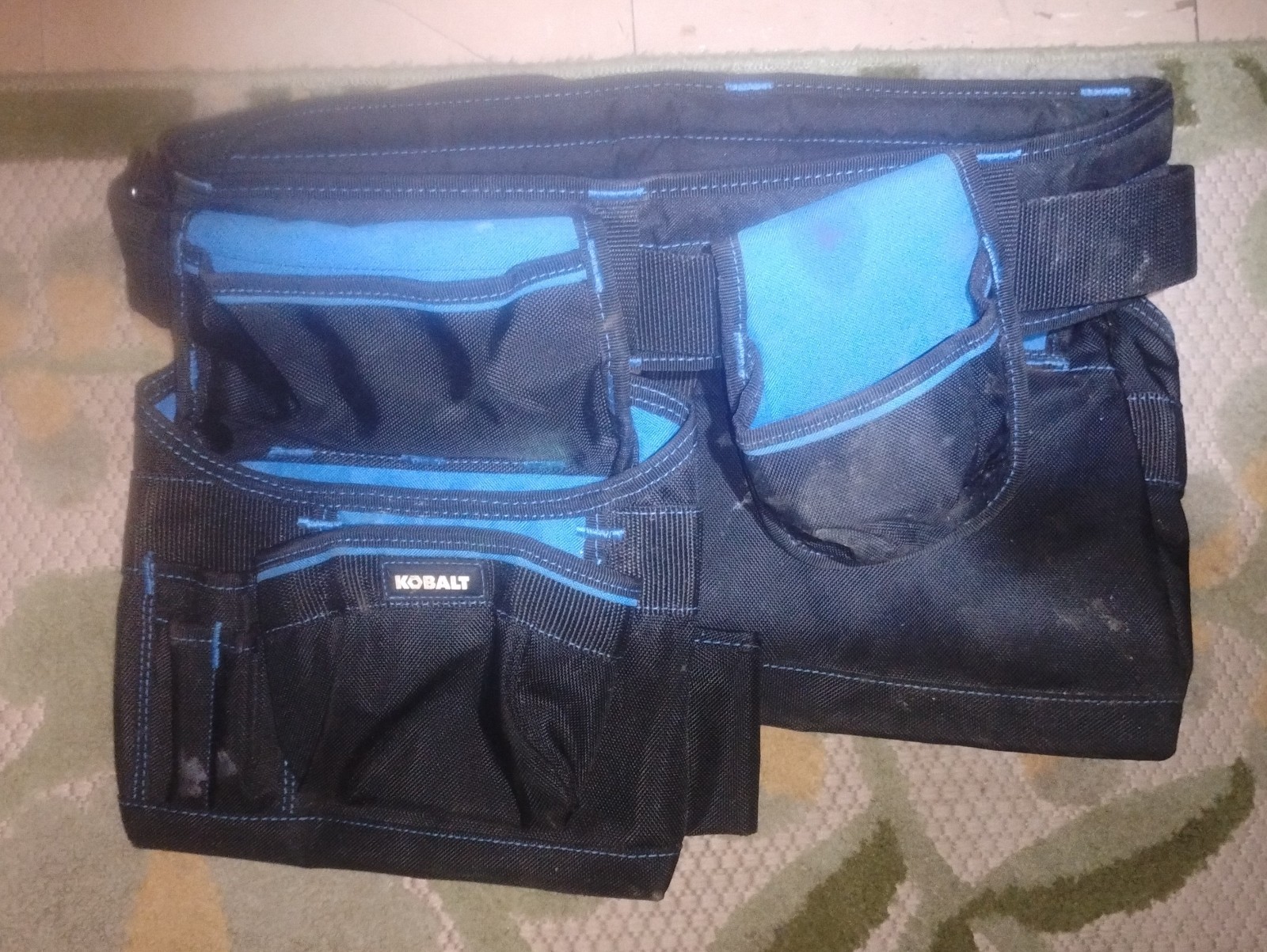Kobalt Tool Belt with Multiple Tool Pouches. **Only Wear Is From Storage