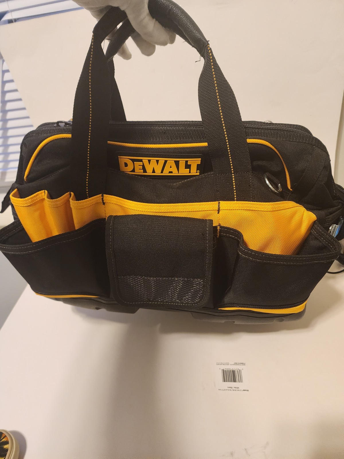 EUC DeWalt DG5528 18″ Closed Top Tool Bag Ballistic Poly Heavy Duty 33 Pockets