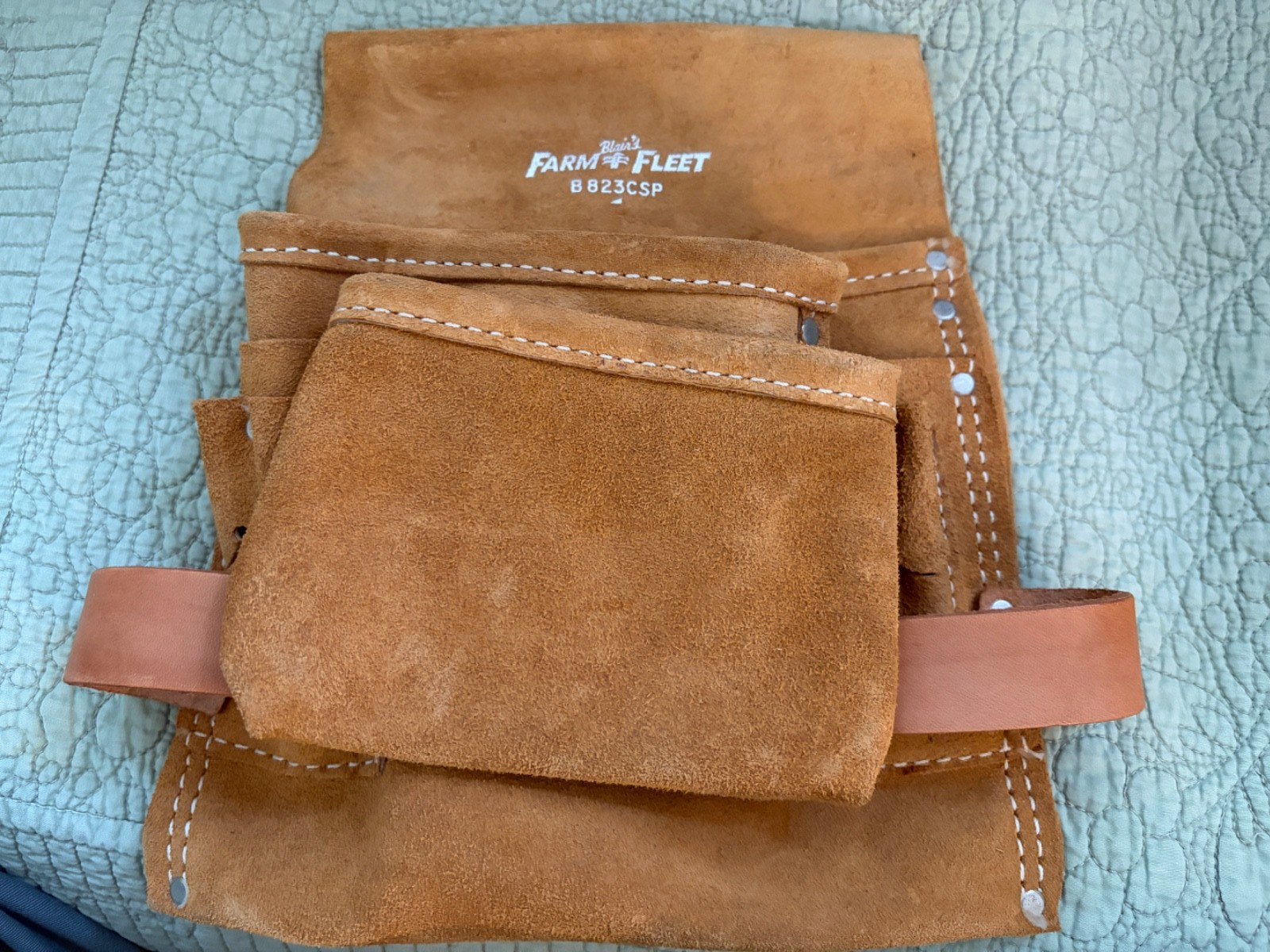 Farm & Fleet 10 Pocket Nail & Tool Pouch Brown Color Rugged Leather – BRAND NEW