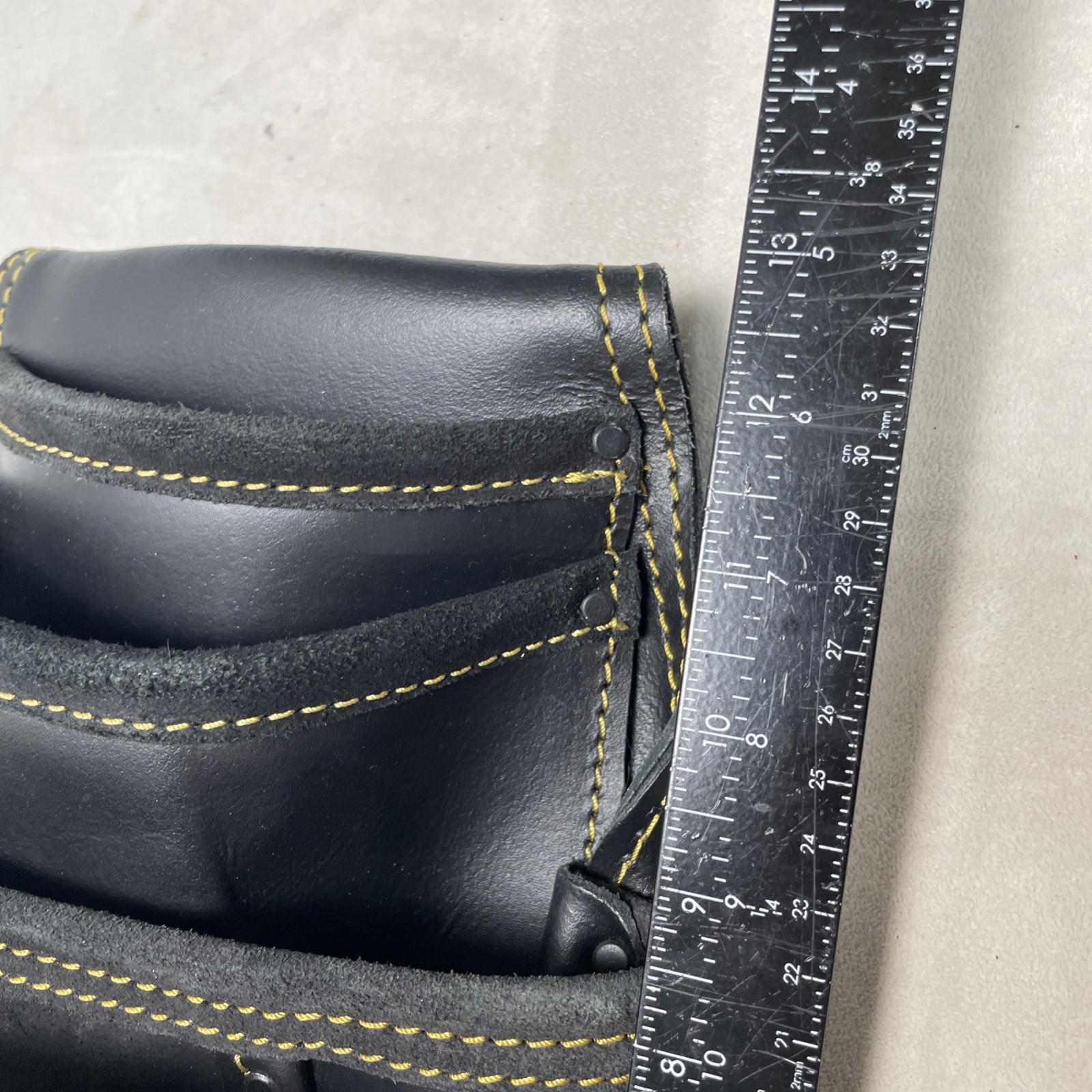 DeWALT DG5433 Carpenter’s LEATHER Nail Tool Bag Pouch 10-Pocket Tools NO BELT