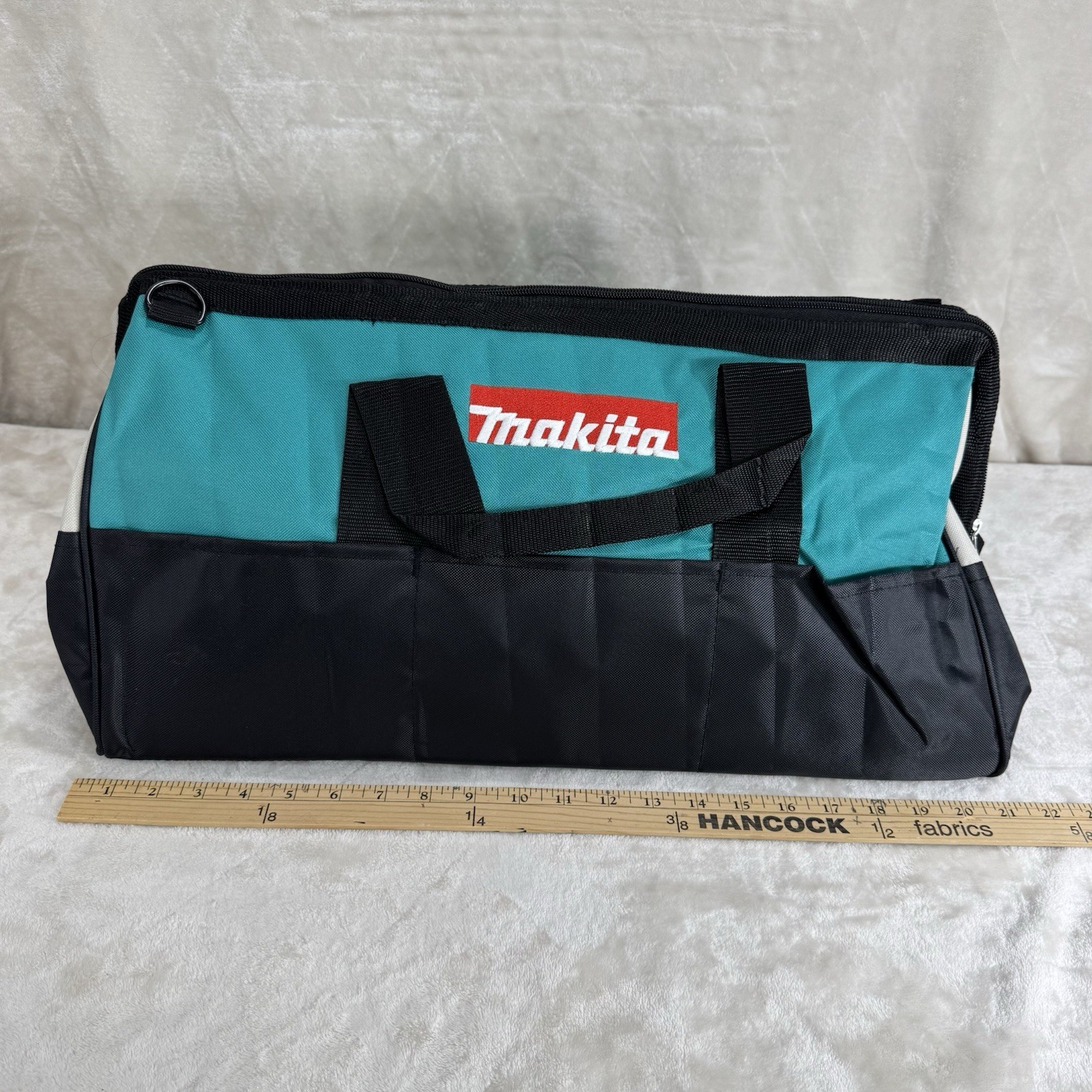 MAKITA 831271-6 21″ X 12″ CONTRACTOR TOOL BAG – BLUE/LIGHT GRAY/BLACK