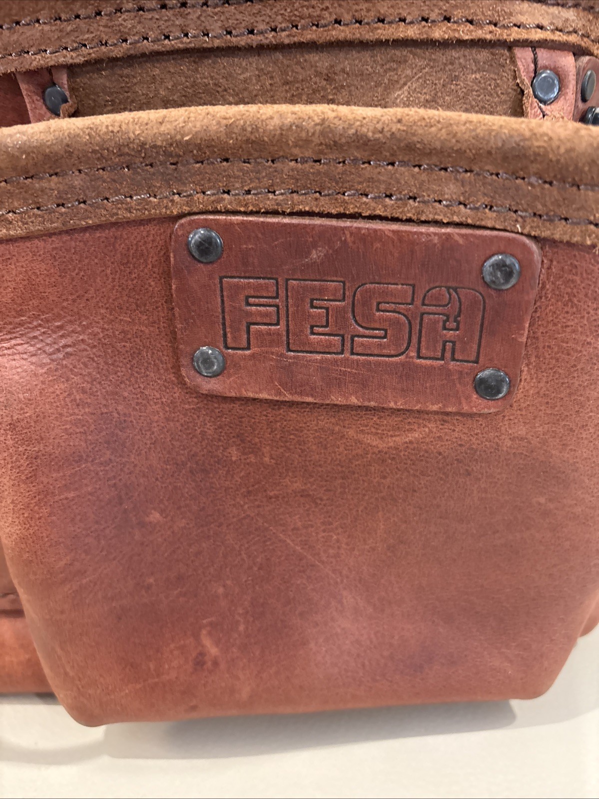 FESH 10+ Pocket Top Gain Leather Tool Pouch W/extra Large Pocket. No Belt