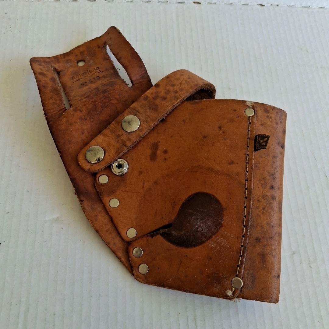 American Work Products Leather Tool Holster L-410 Used With Stains See Pics