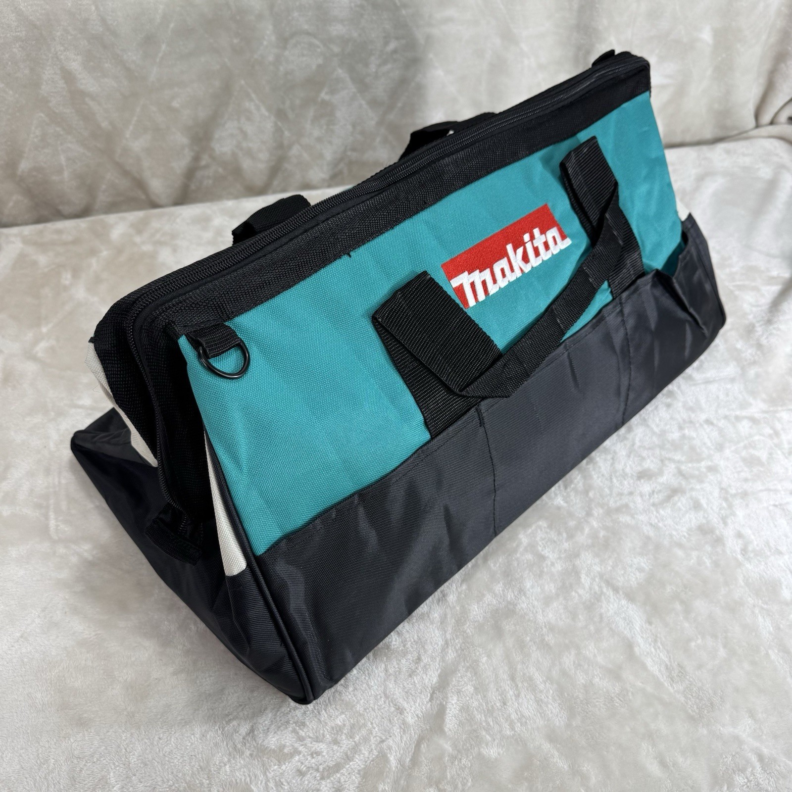 MAKITA 831271-6 21″ X 12″ CONTRACTOR TOOL BAG – BLUE/LIGHT GRAY/BLACK