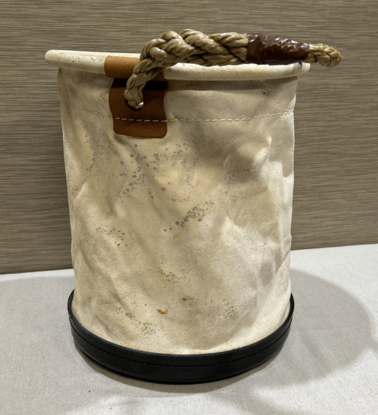 Klein Tools #5109 Canvas 14″ Bucket-Wide Mouth-Reinforced Bottom-Rope Handle-007