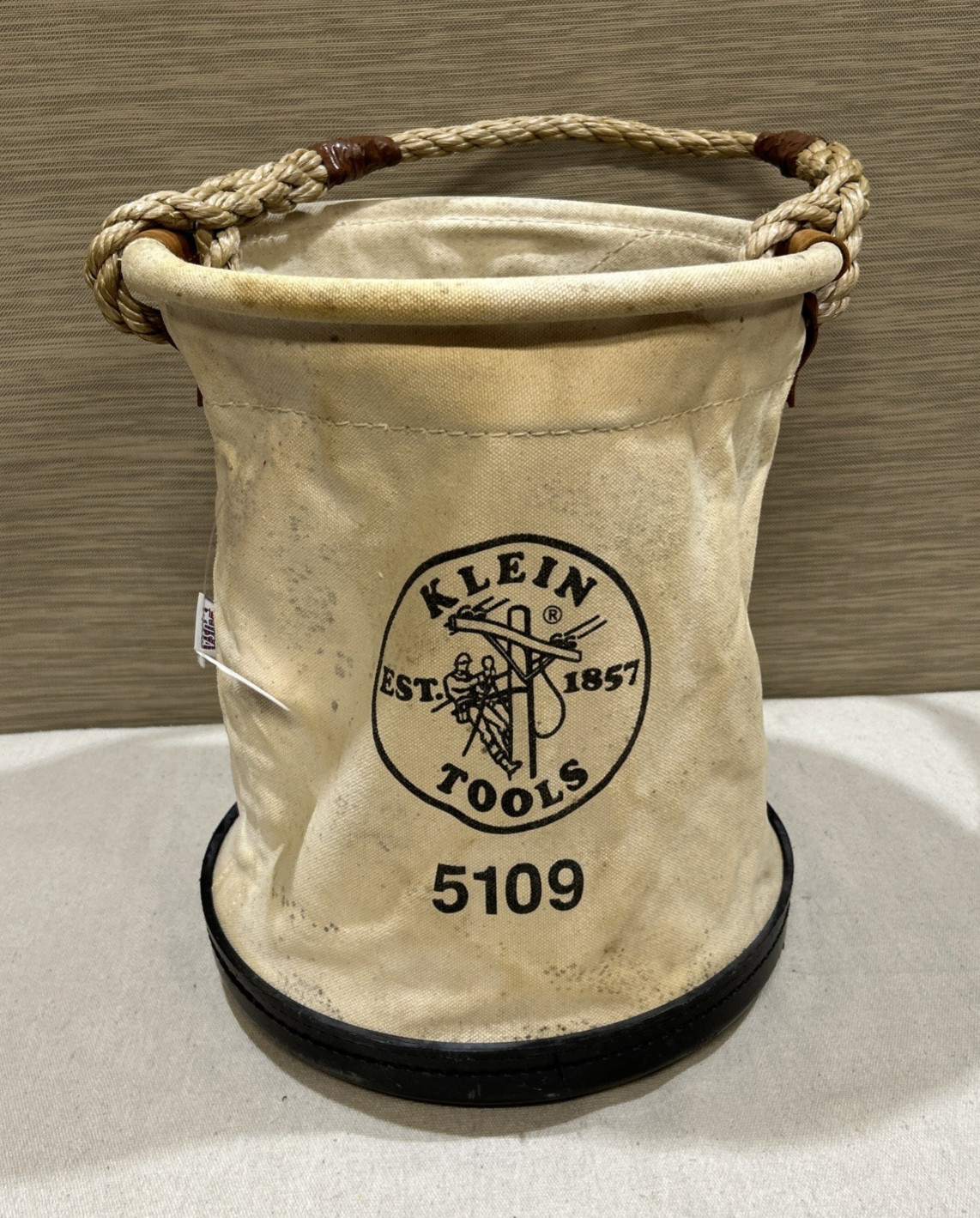 Klein Tools #5109 Canvas 14″ Bucket-Wide Mouth-Reinforced Bottom-Rope Handle-007