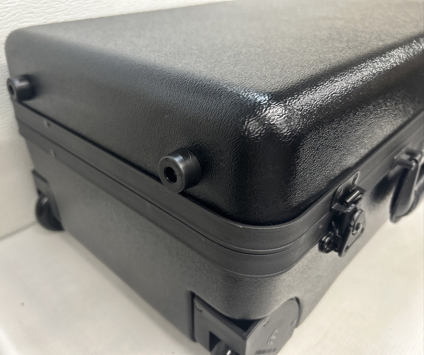 Heavy Duty Chicago Case Company Black Travel Case On Wheels-Excellent