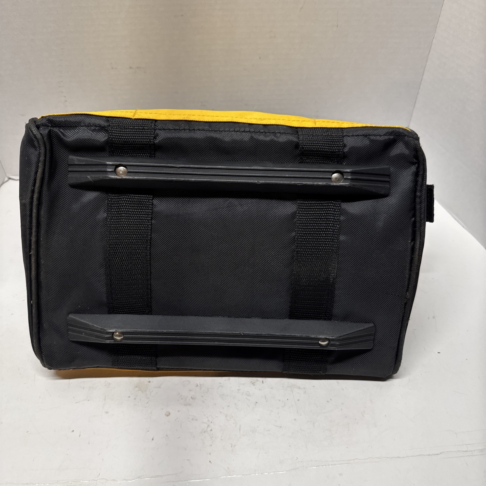 DEWALT 15 Inch Heavy Duty Nylon hand Bag Used Condition ￼