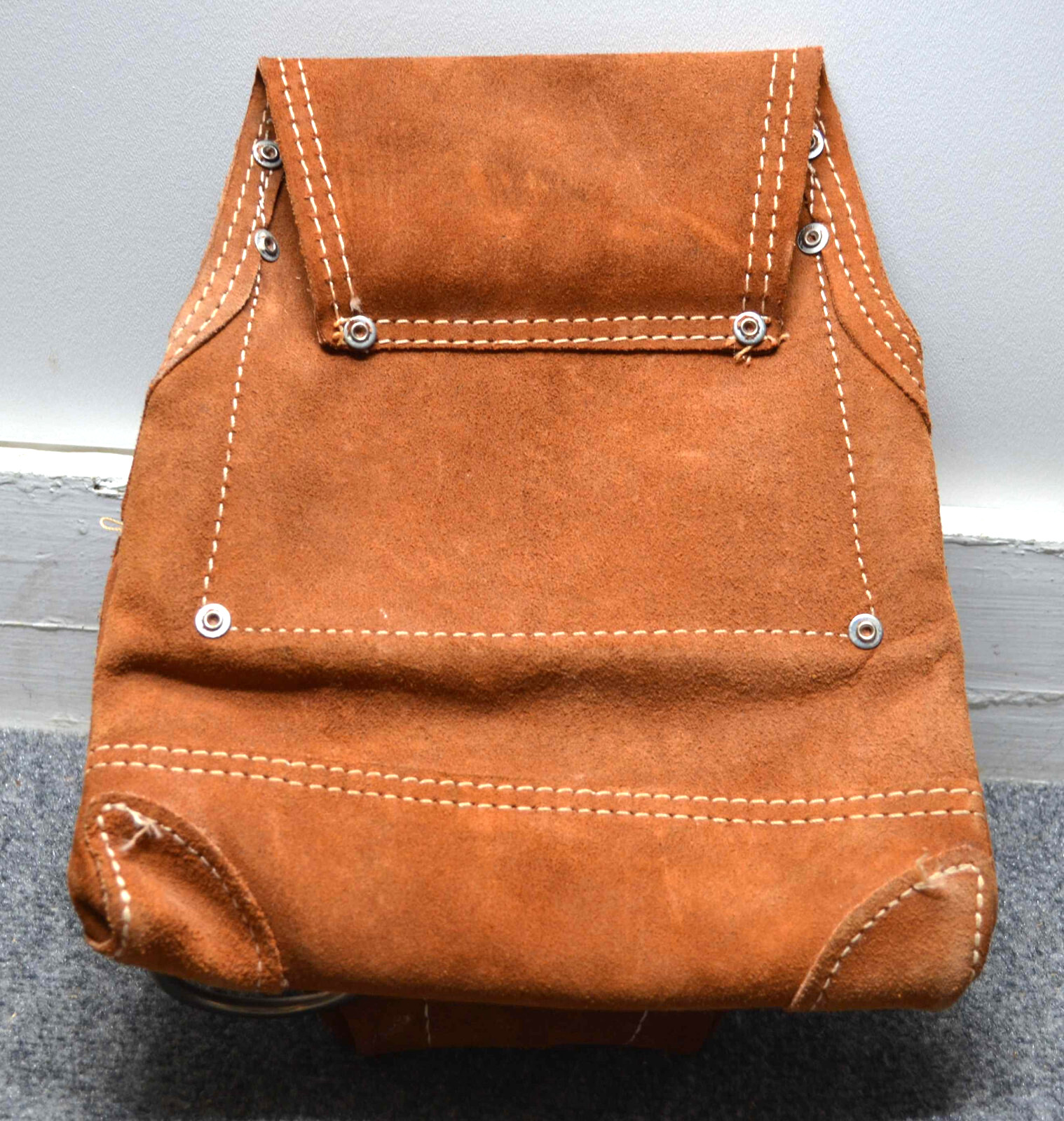 AWP Tool Pouch 4 big & 2 small pockets 2 pencil pockets 2 Large Metal Rings