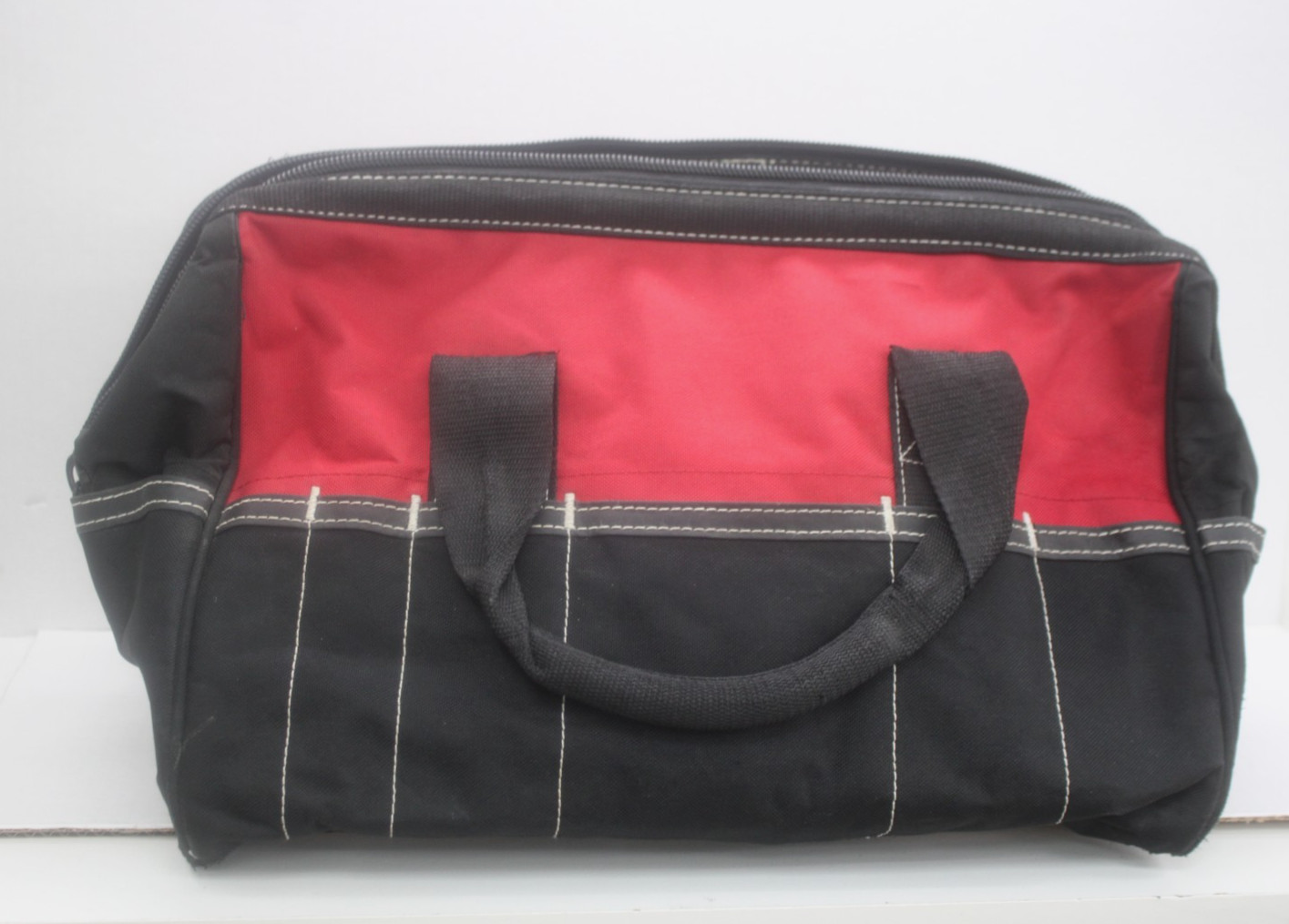 Husky 16in TOOL BAG . PRE-OWNED