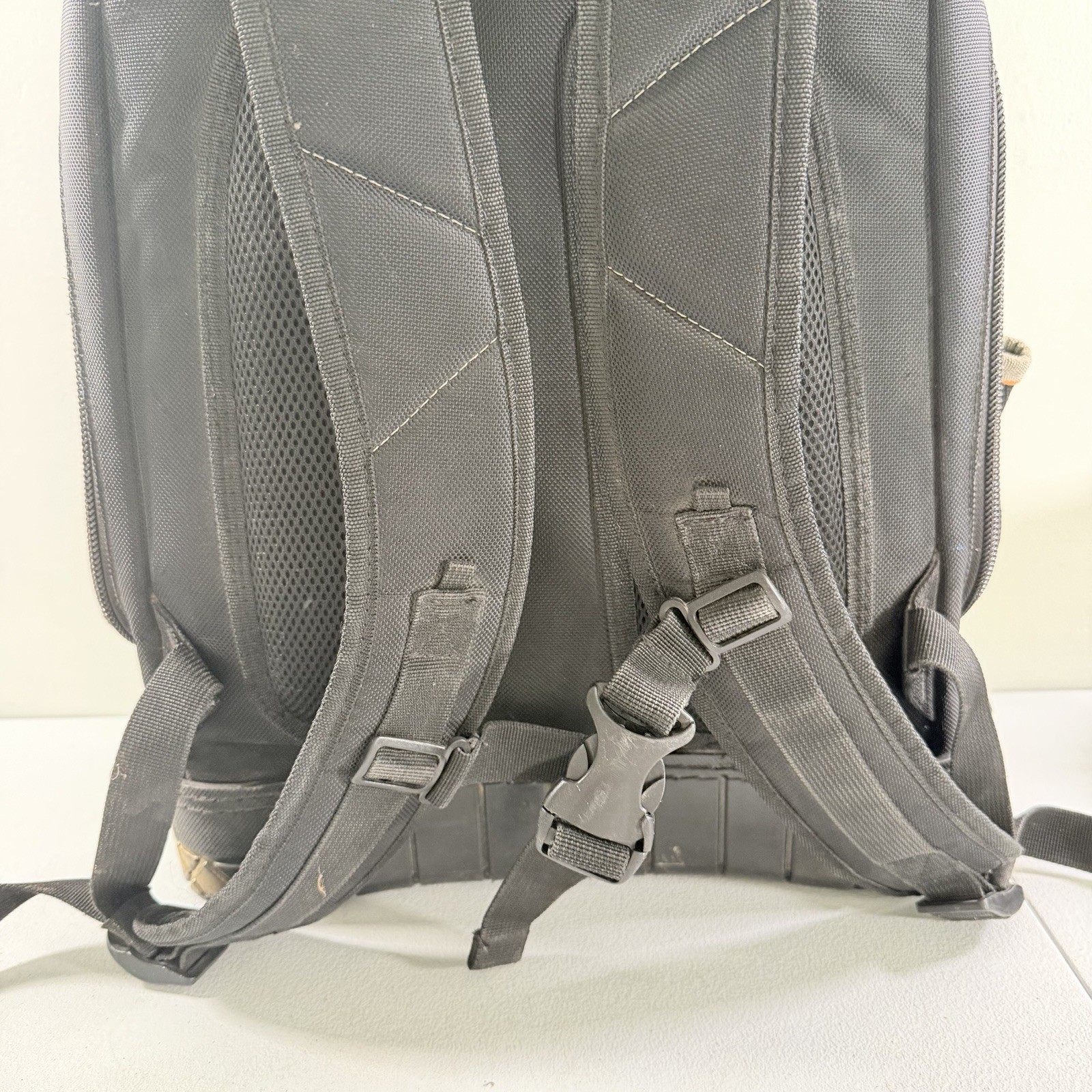 Klein Tools Tradesman Pro 39-Pocket Backpack Electricians Tool Bag