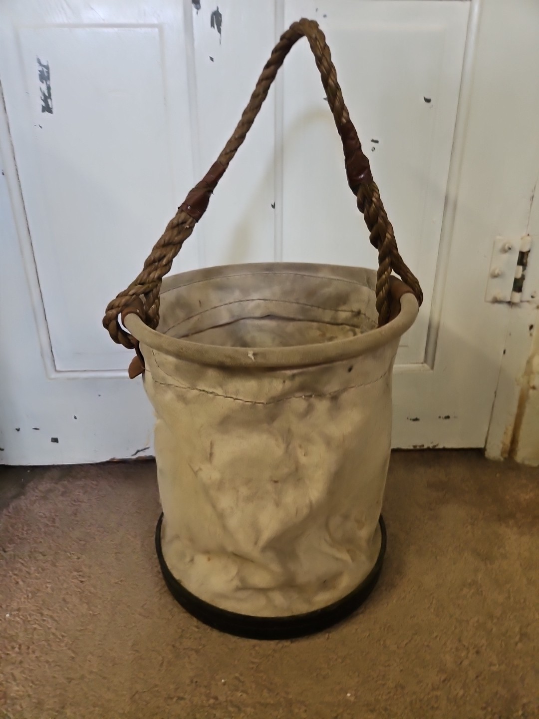 Vintage Klein Tools 5109 14″ Reinforced Bottom Bucket Bag