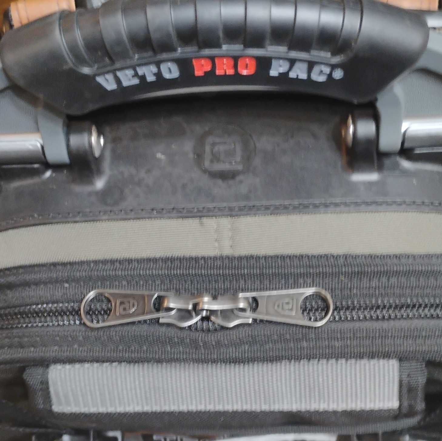 New With Tags Veto Pro Pac Tech Pac Large Tool Backpack w/ Handle, Black Gray