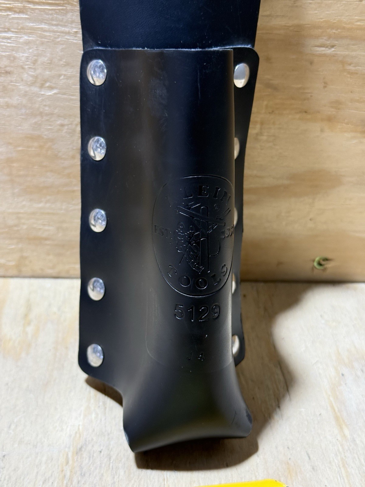 Klein Tools 5185 Leather Utility Knife Holder Pouch Fits 2.5 Inch Belts Black
