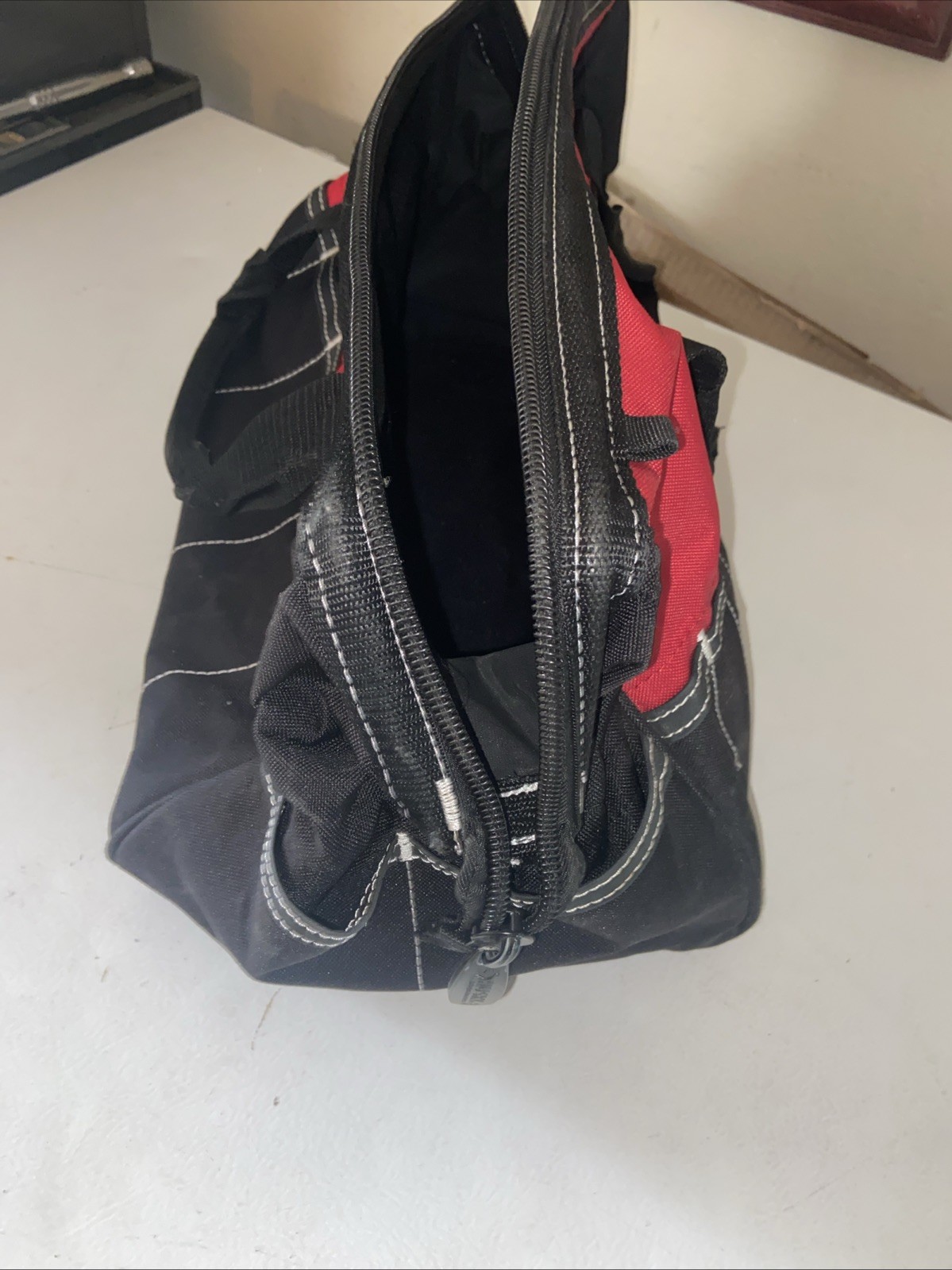 Husky 16in TOOL BAG