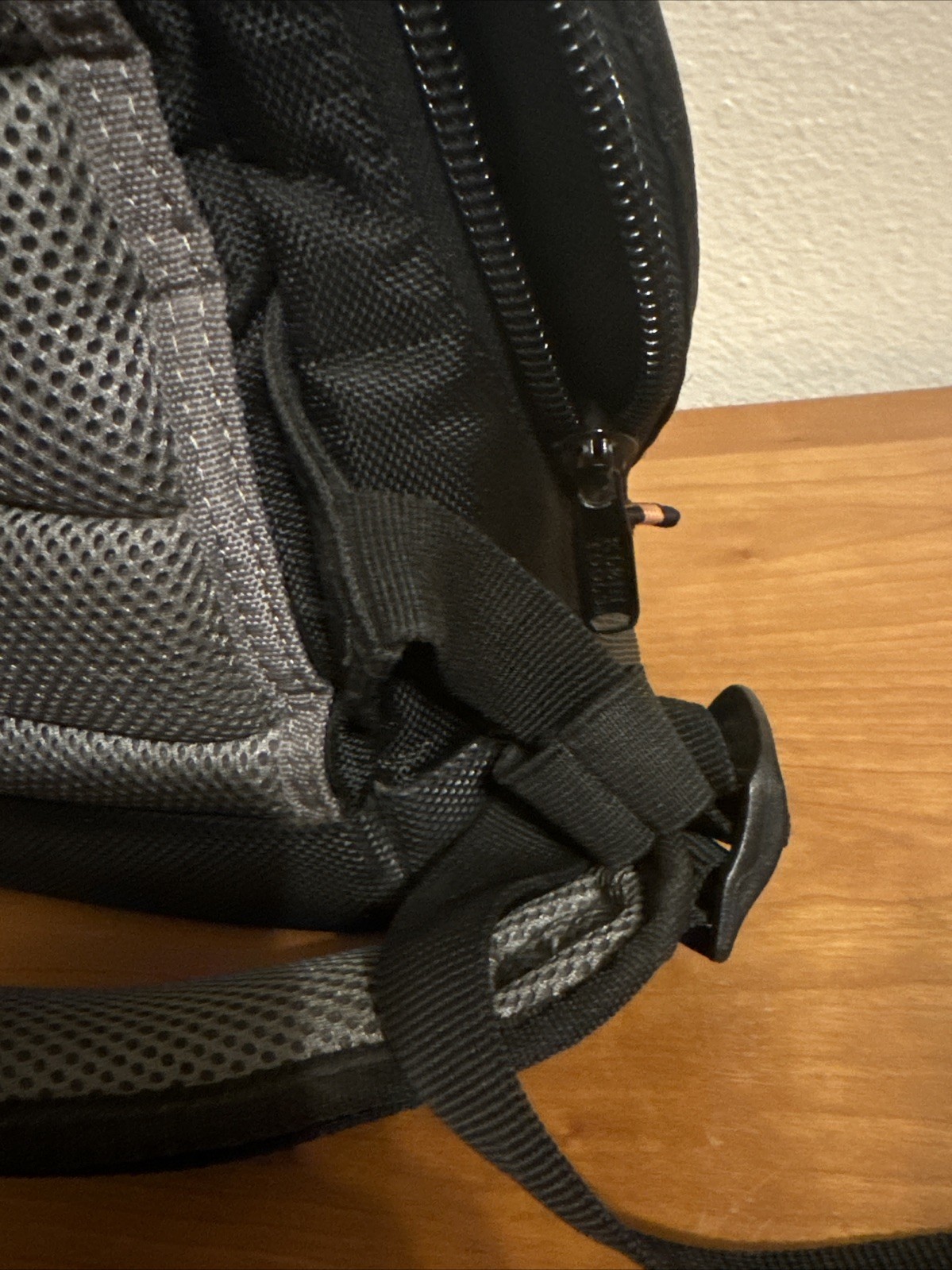 KLEIN TOOLS Tradesman Pro Tool Backpack Electrician Hard Bottom Great Condition!