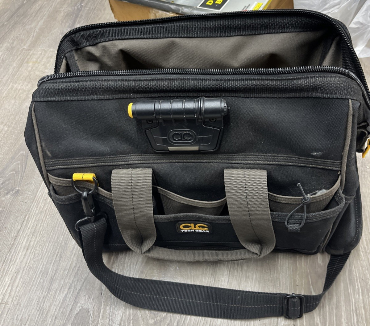 CLC TECH Gear Tool Bag With Light