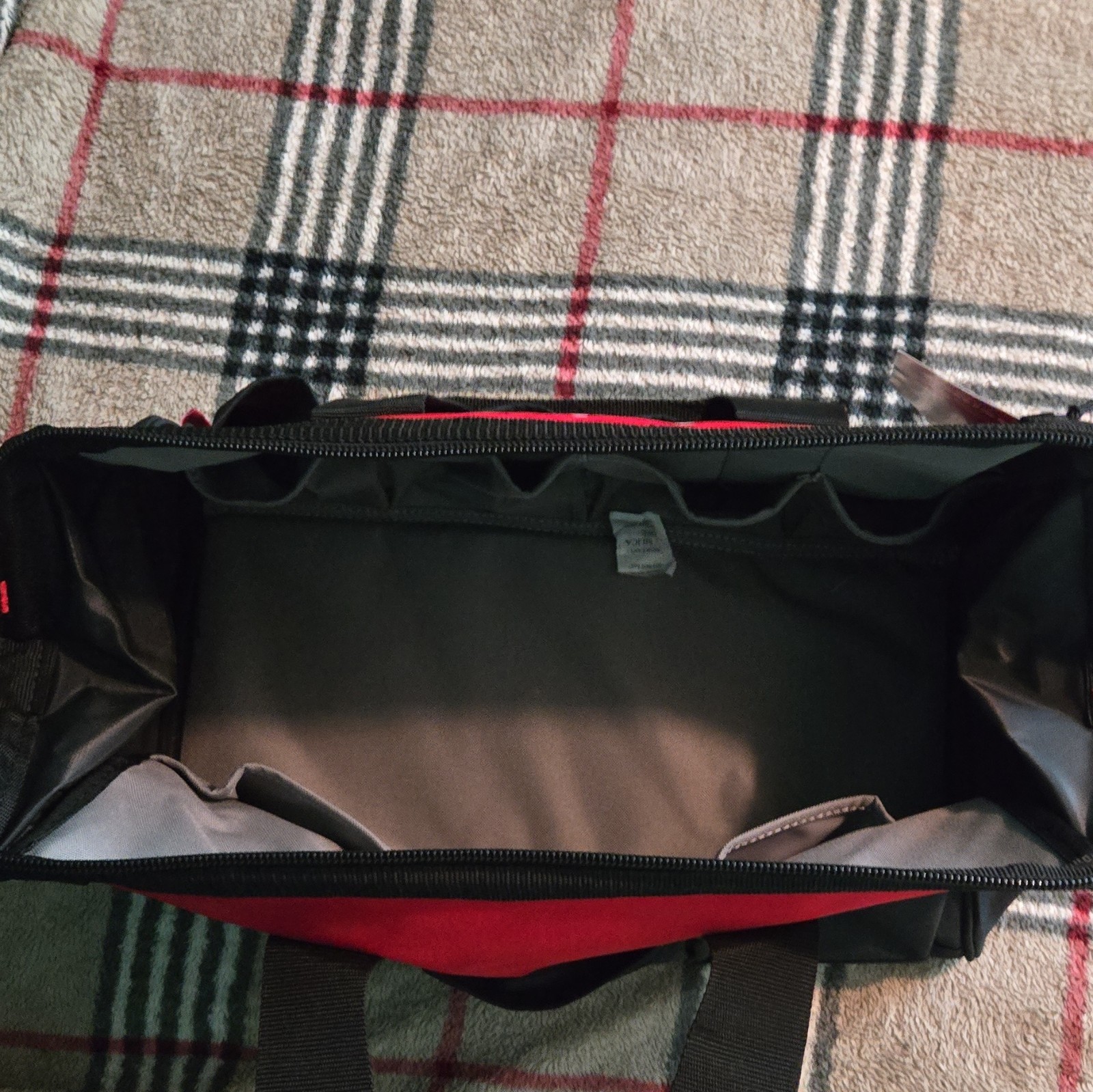Husky 18 in Tool Bag Red/Black 600 Denier Water Resistant Model 258 028