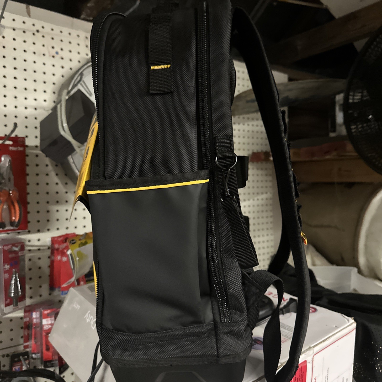 DeWALT PRO Durable Denier Fabric Backpack DWST560102 w/ 43 Pockets NEW Water Res