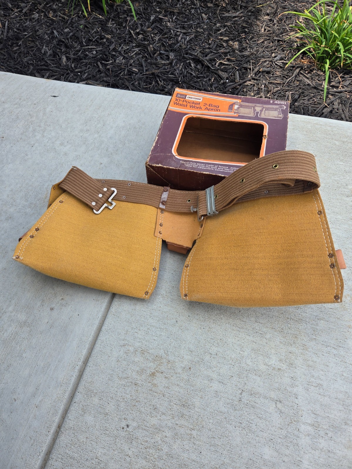 Vintage Sears Craftsman 10-pocket 2- bag waist work apron. New old stock in box.