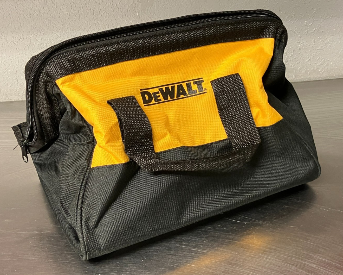 New DeWalt 13″ x 9″ x 10″ Heavy Duty Nylon Tool Bag with Skids N822152