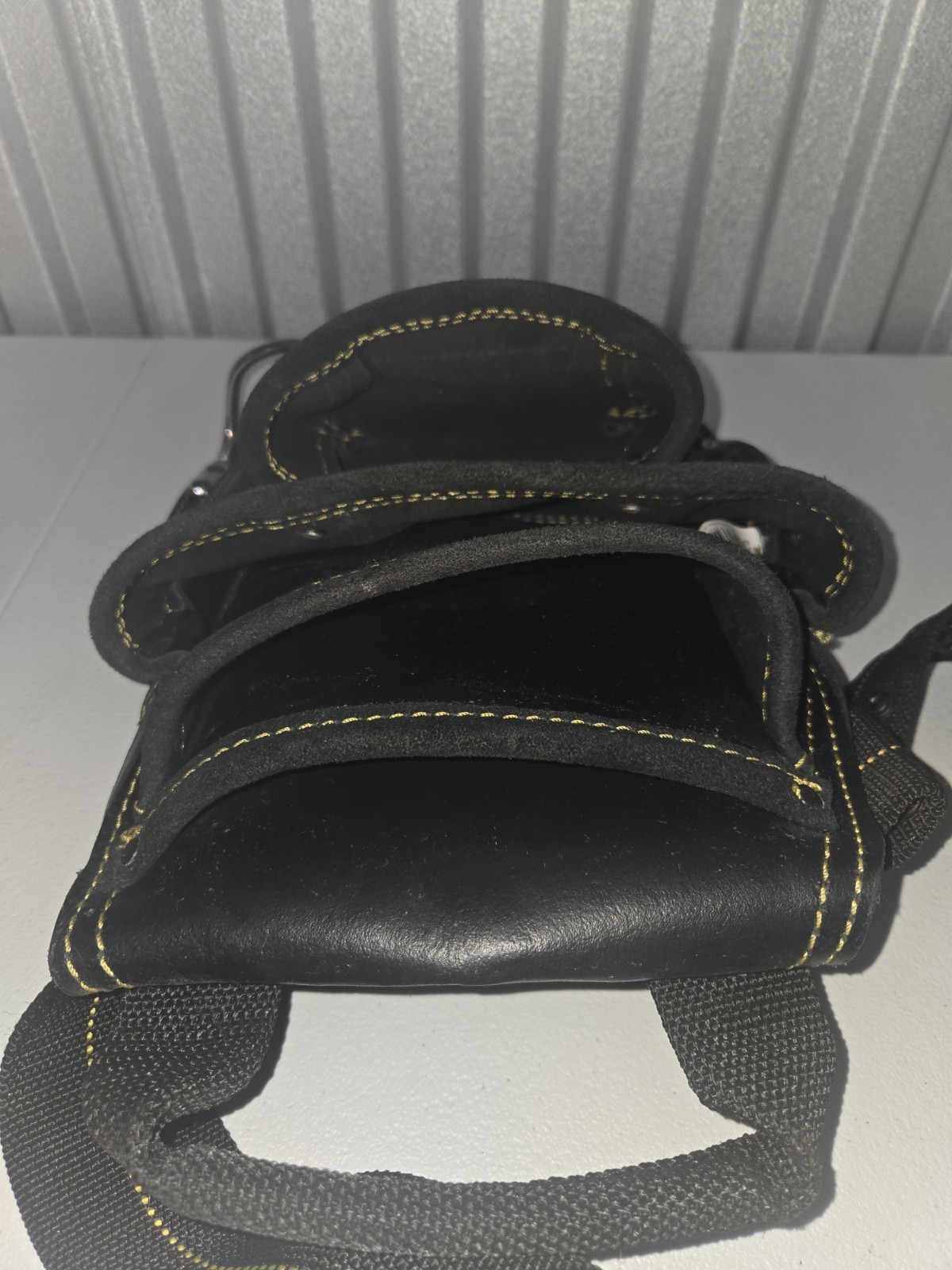DEWALT Leather Carpenter Tool Pouch Nail Bag w/ Adjustable Belt Framing Rig