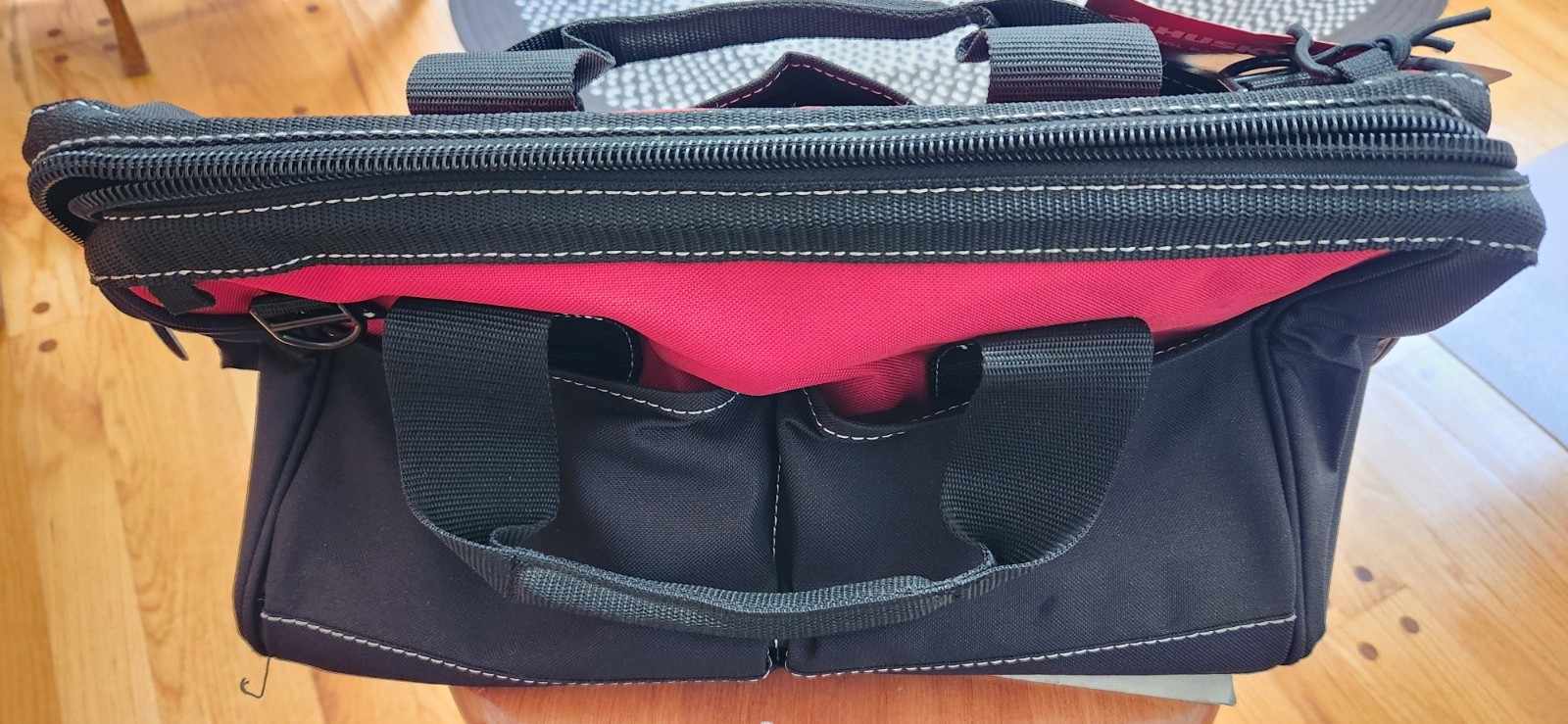 HUSKY 15 INCH TOOL BAG #398 900