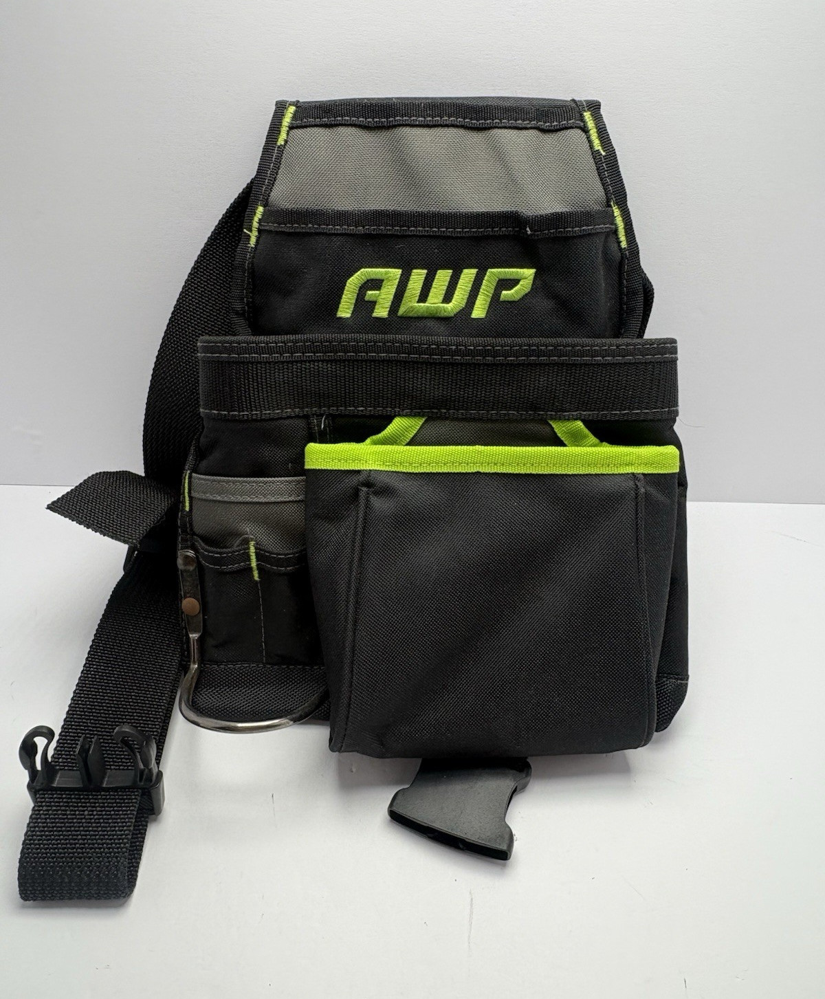 AWP Handyman Tool Pouch Nylon Adjustable Belt Pouch Black/Gray Green Trim