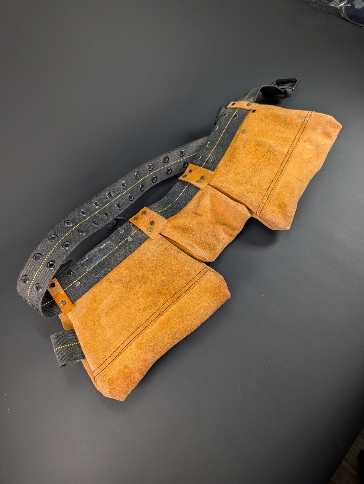 Dewalt 12-Pocket Leather Carpenter Apron Tool Belt DG5372