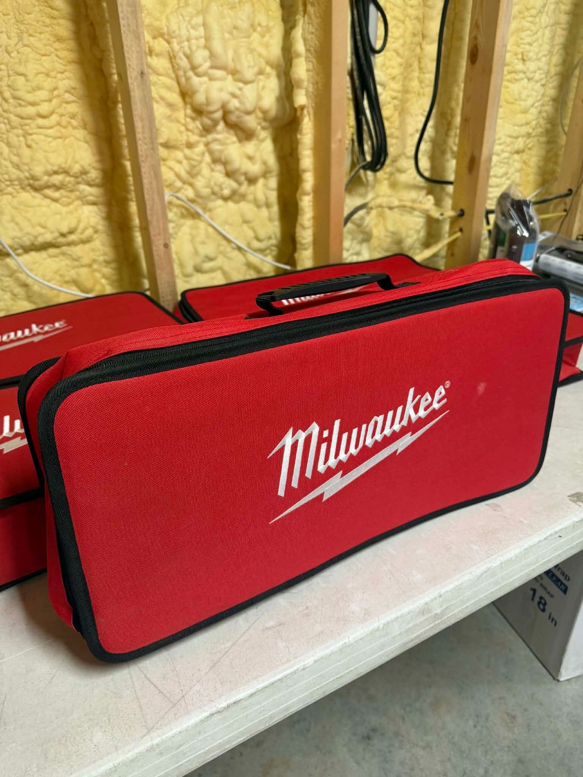 New Milwaukee 22″ Heavy Duty Contractors Tool Bag 22″ x 10″ x 4″