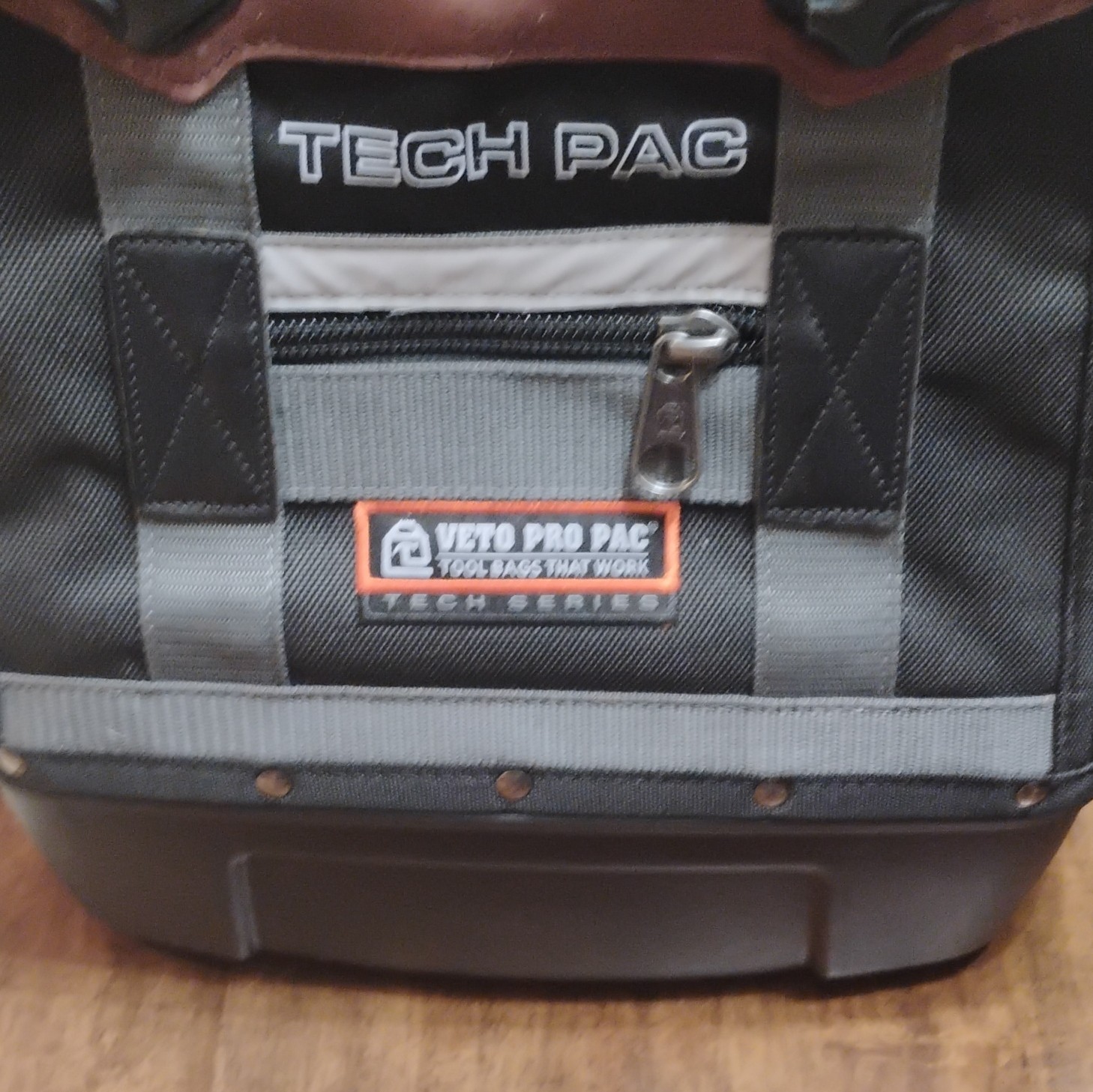 New With Tags Veto Pro Pac Tech Pac Large Tool Backpack w/ Handle, Black Gray