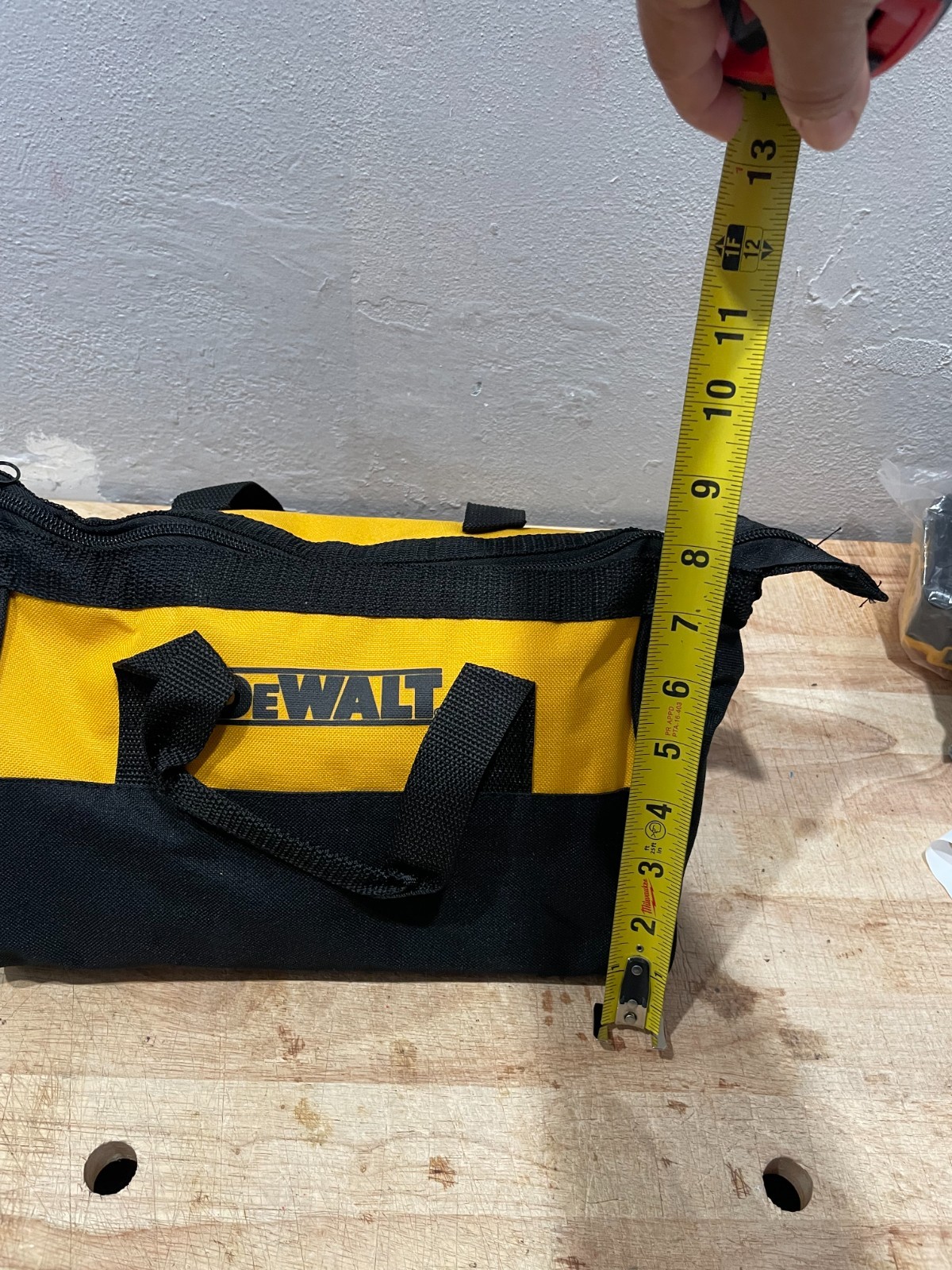 New Dewalt 11” Heavy Duty Ballistic Nylon Tool Bag 11” x 8” x 7”