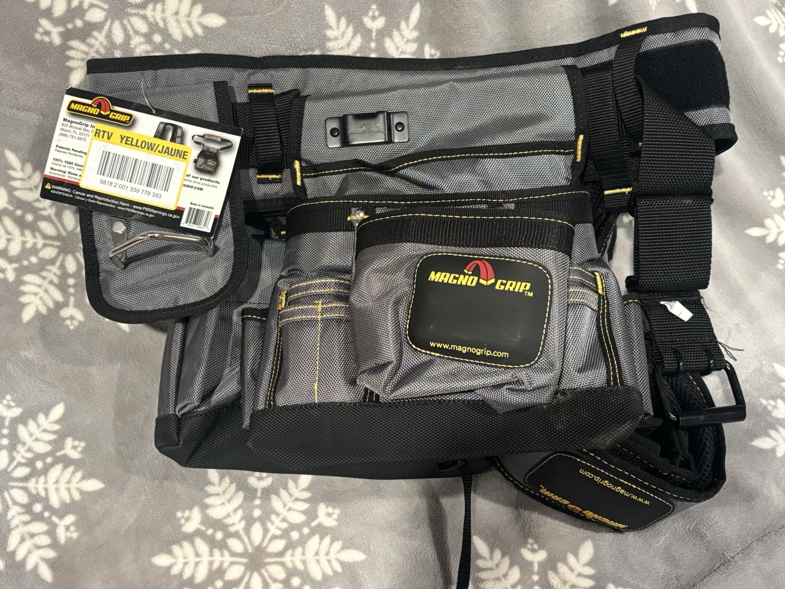 Builders Tool Rig 20-Pocket Magnetic Pockets Magno Grip Organize Store Tools