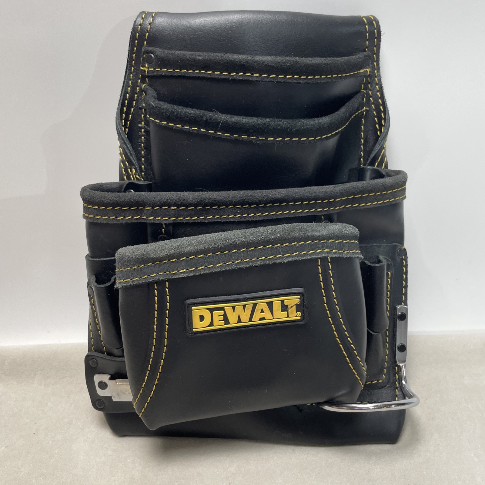 DeWALT DG5433 Carpenter’s LEATHER Nail Tool Bag Pouch 10-Pocket Tools NO BELT