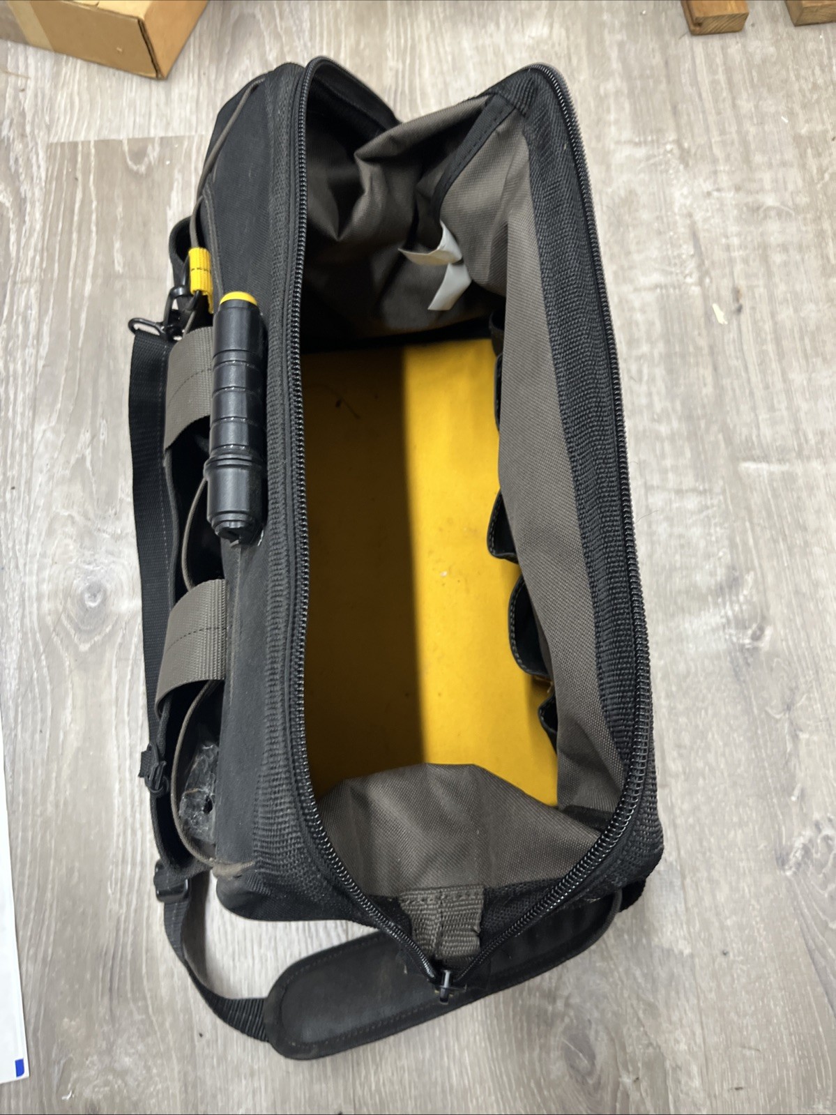 CLC TECH Gear Tool Bag With Light