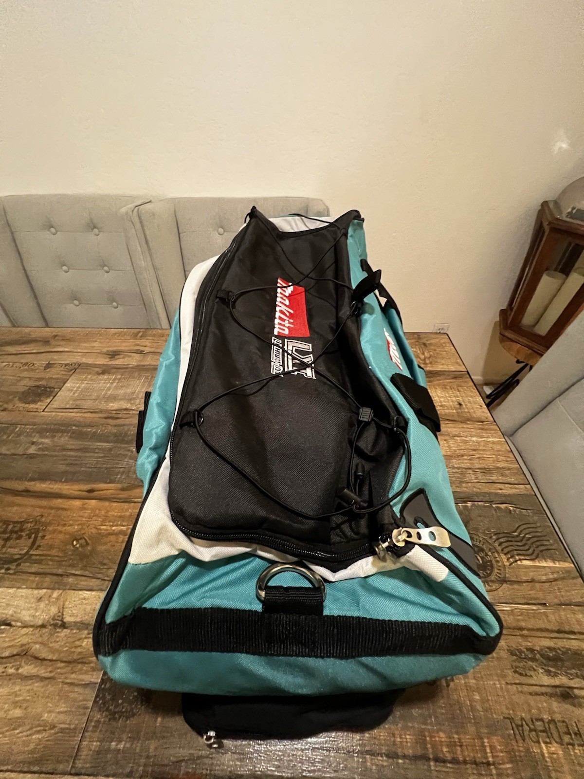 Large Makita Tool Bag/ Case 26″ Heavy Duty Canvas 831269-3 Wheels Handle 18 Volt