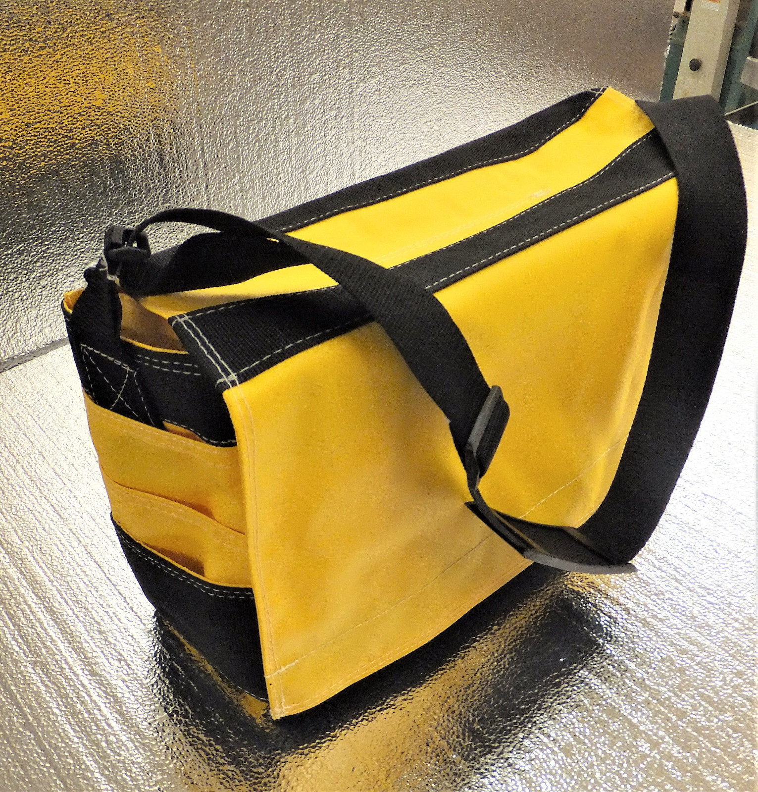 TOOL BAG-HARD WALL, VINYL COATED NYLON, HIGH STORAGE, ******SEE DESCRIPTION*****