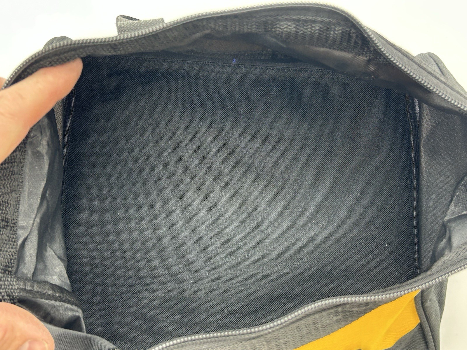 Qty (2) New DEWALT 11”X 9”X 7″ Heavy Duty Nylon Small Tool Bag Totes