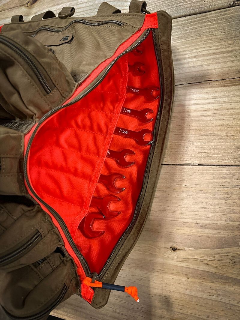 Atlas 46 Yorktown Tool Roll® SAE – Medium Size Coyote/Orange