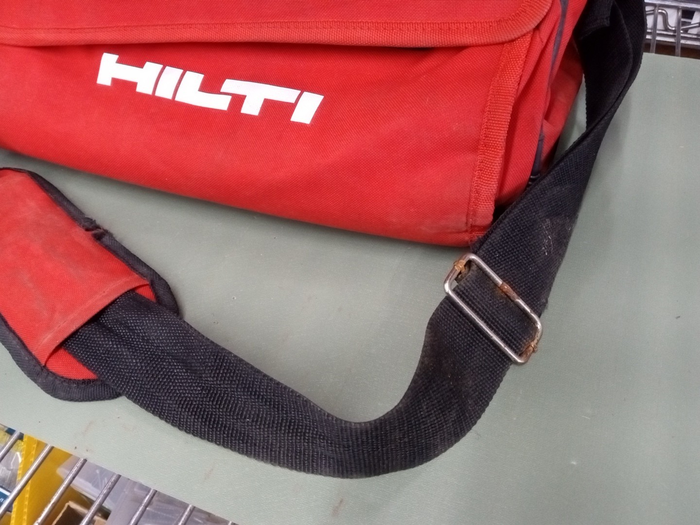 HILTI Med/Lg 16x12x12 Tool Bag – Shoulder strap and pockets