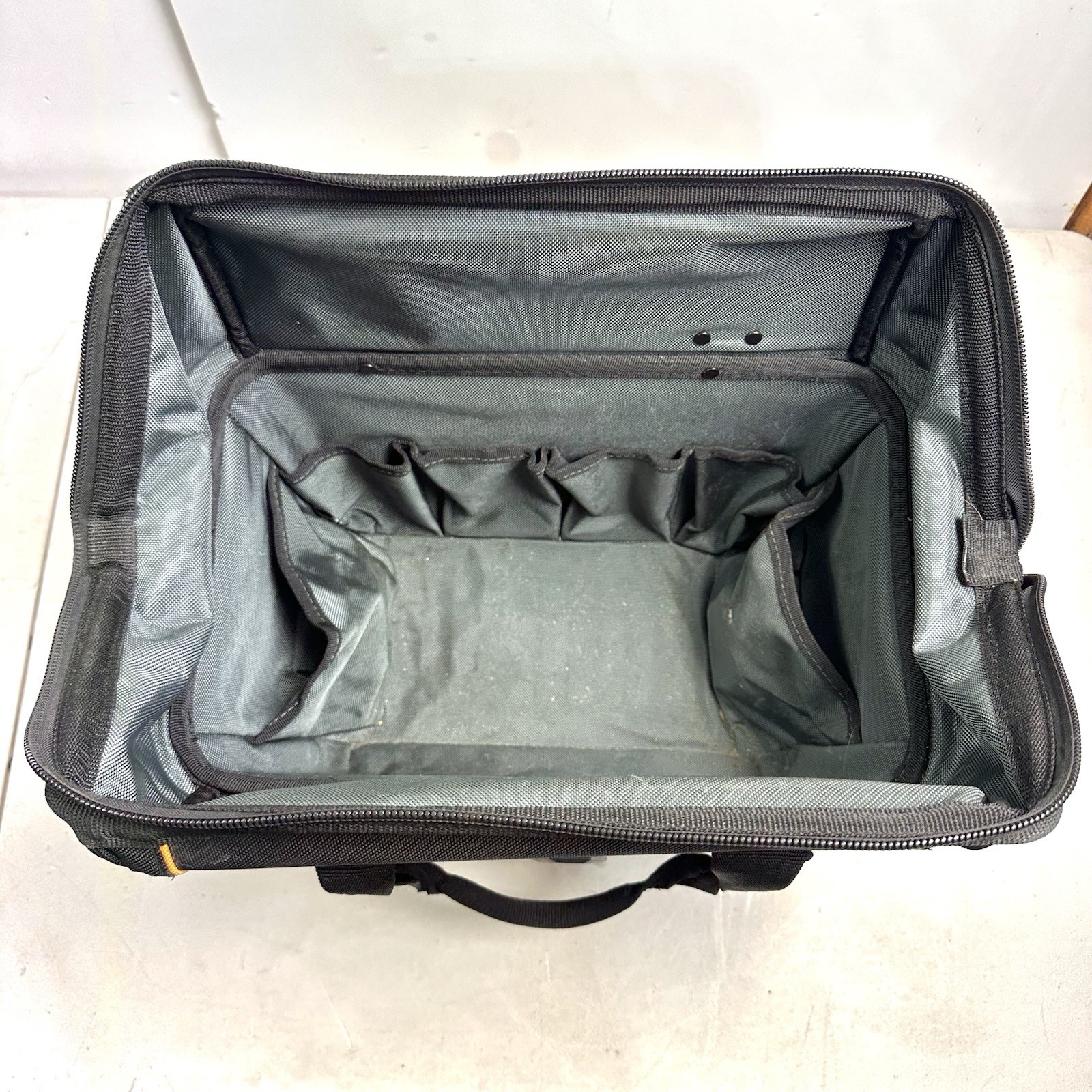 ToughBuilt L Massive Mouth Black Waterproof Storage Clip Pouches Tool Bag 238189