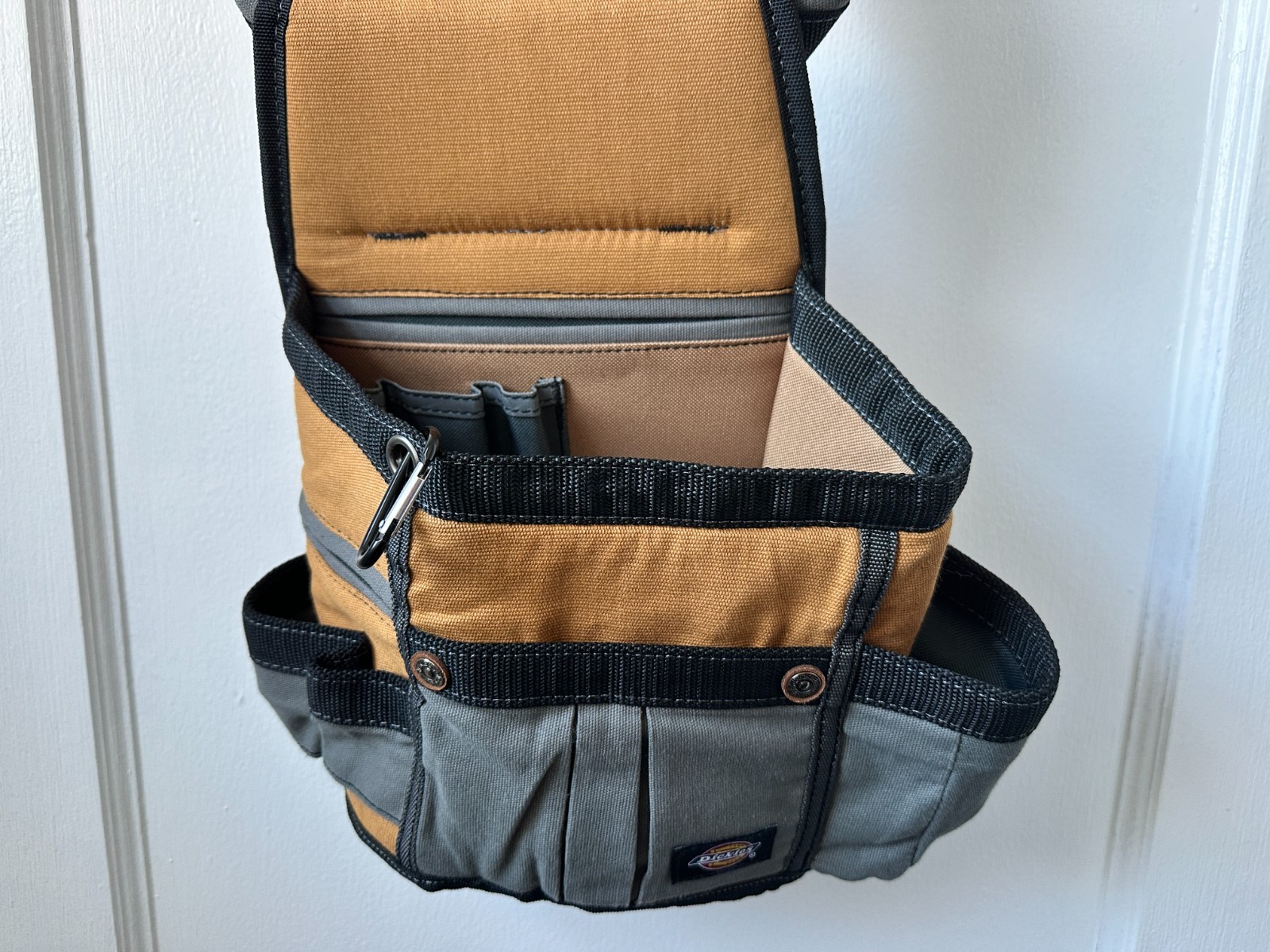 Dickies 8 pocket utility pouch 57000 new with tags Gray, Tan