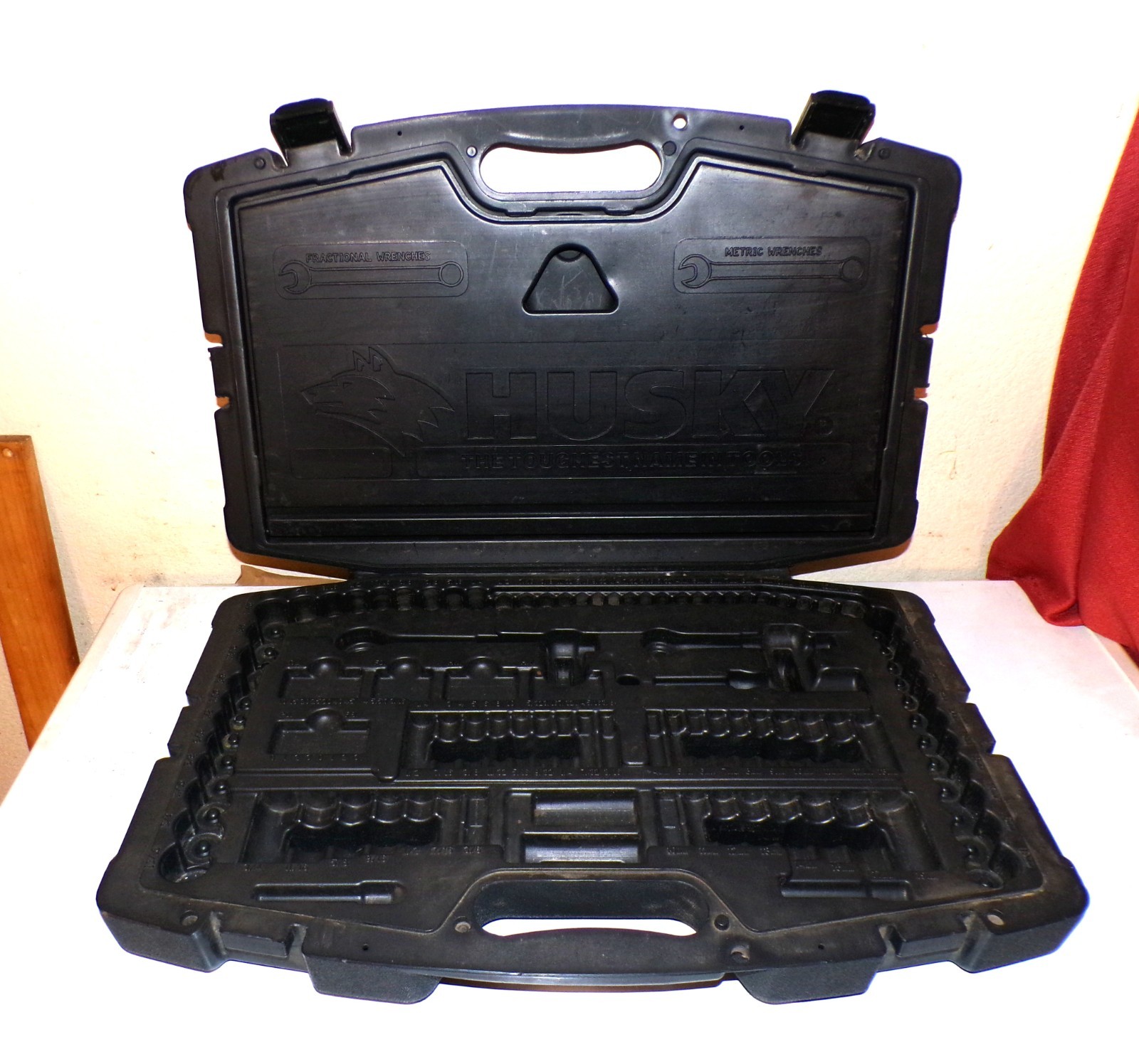 HUSKY (EMPTY) BLACK PLASTIC HARD CASE TOTE TOOL CARRIER
