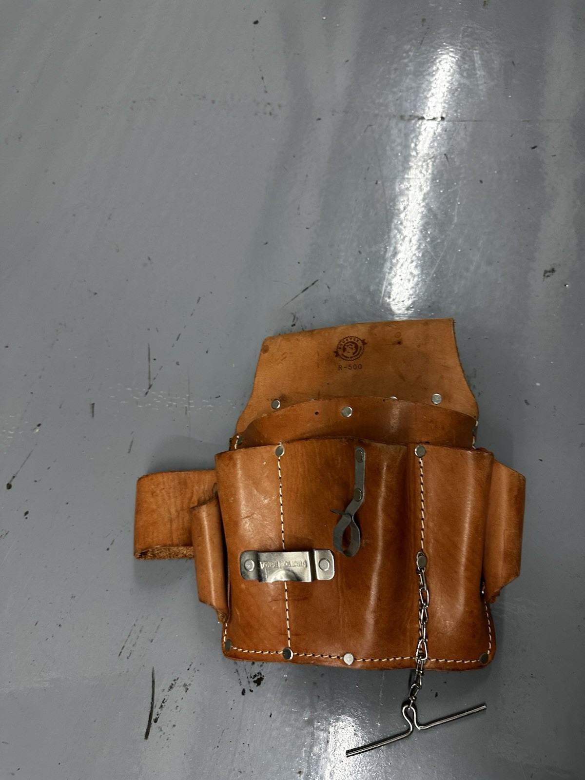 Heavy-Duty Leather Electrician Tool Pouch with Tape Holder and Chain(Cherry)
