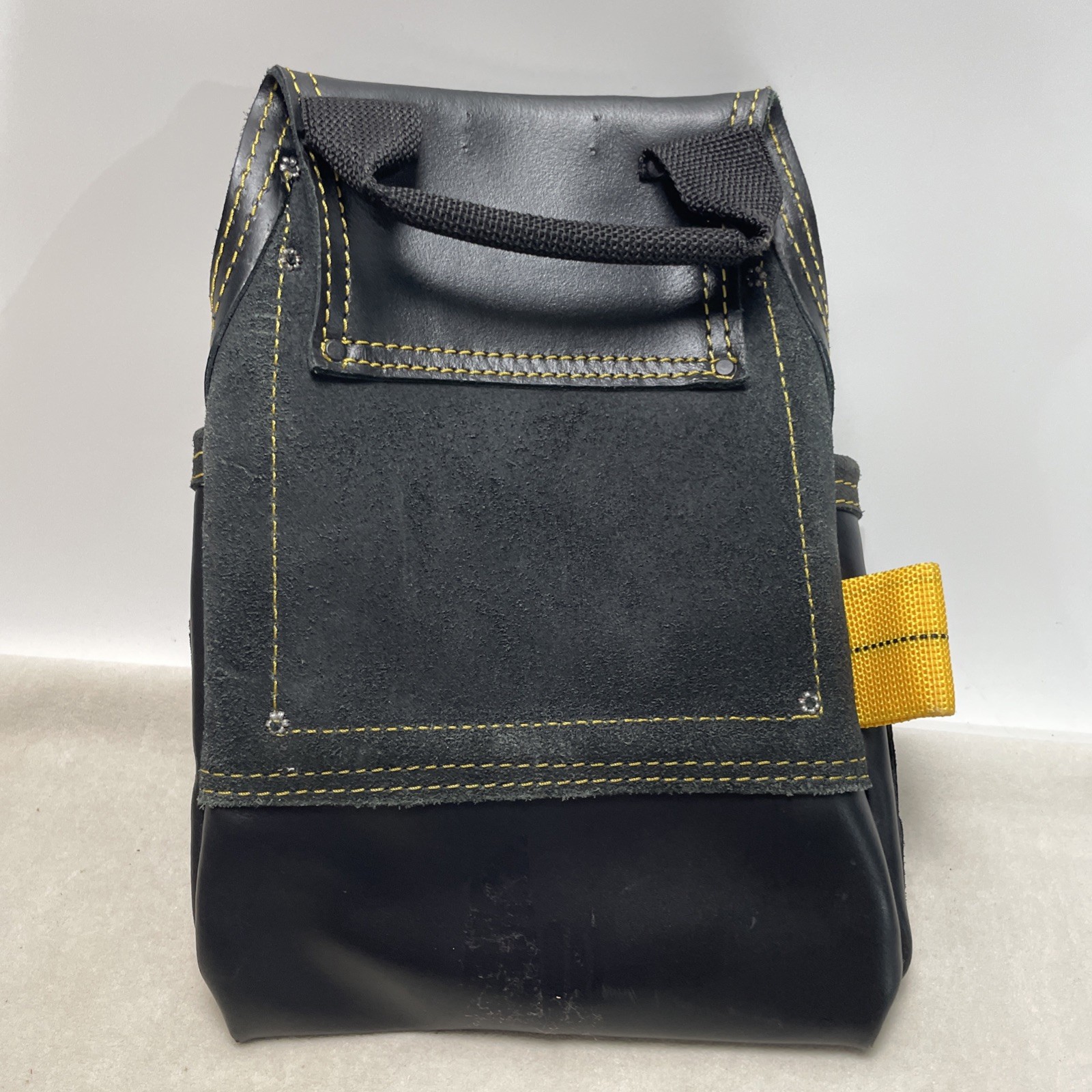 DeWALT DG5433 Carpenter’s LEATHER Nail Tool Bag Pouch 10-Pocket Tools NO BELT