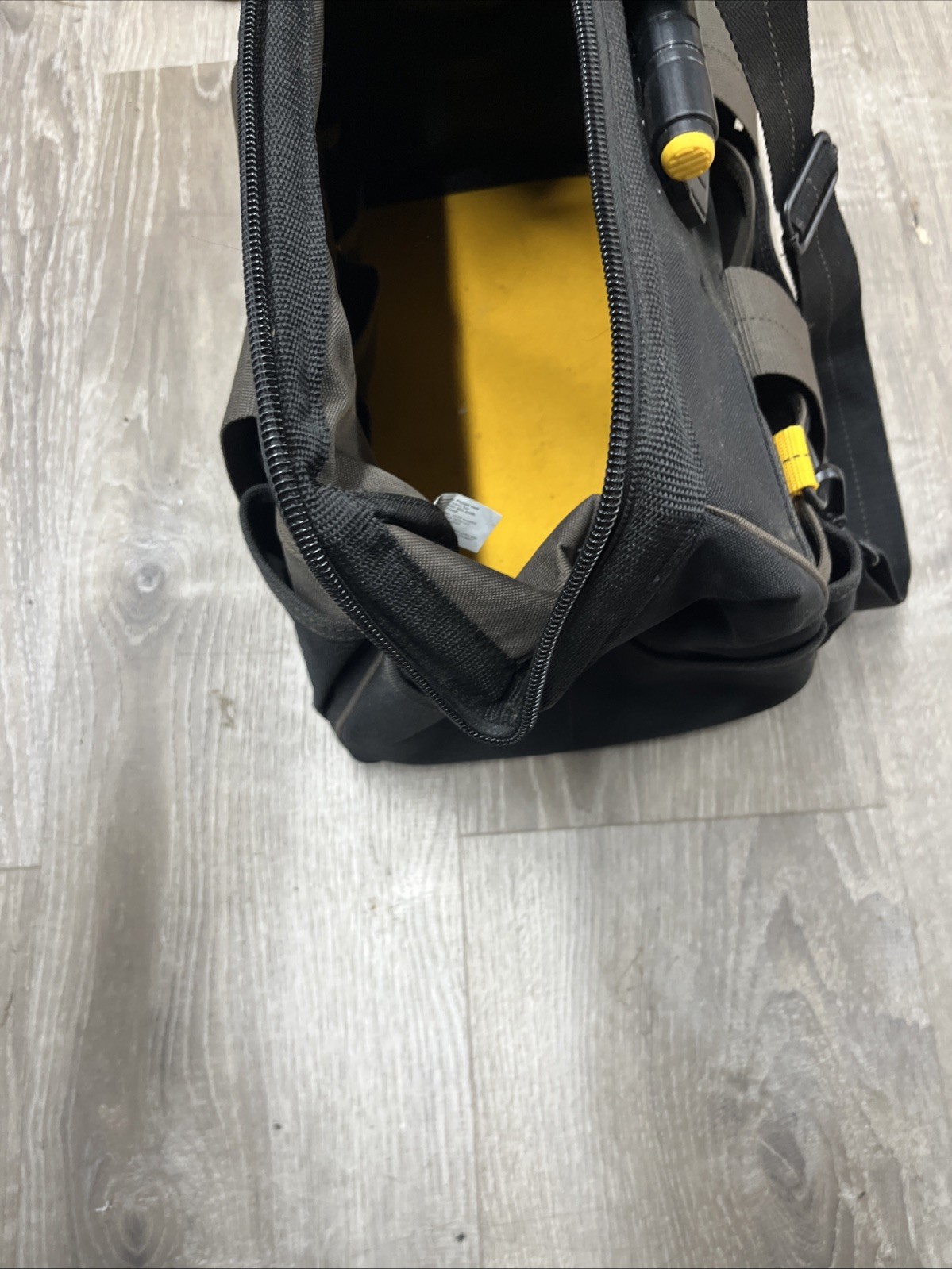 CLC TECH Gear Tool Bag With Light