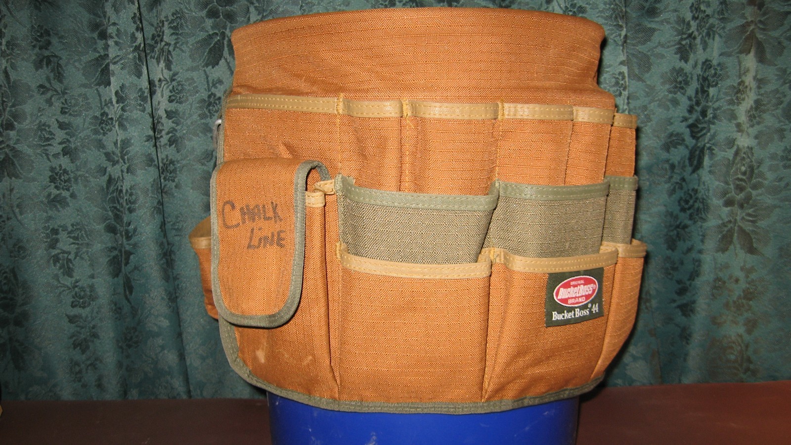 Bucket Boss 44 , Tool Pouch , ( For 5 Gal. Pails)
