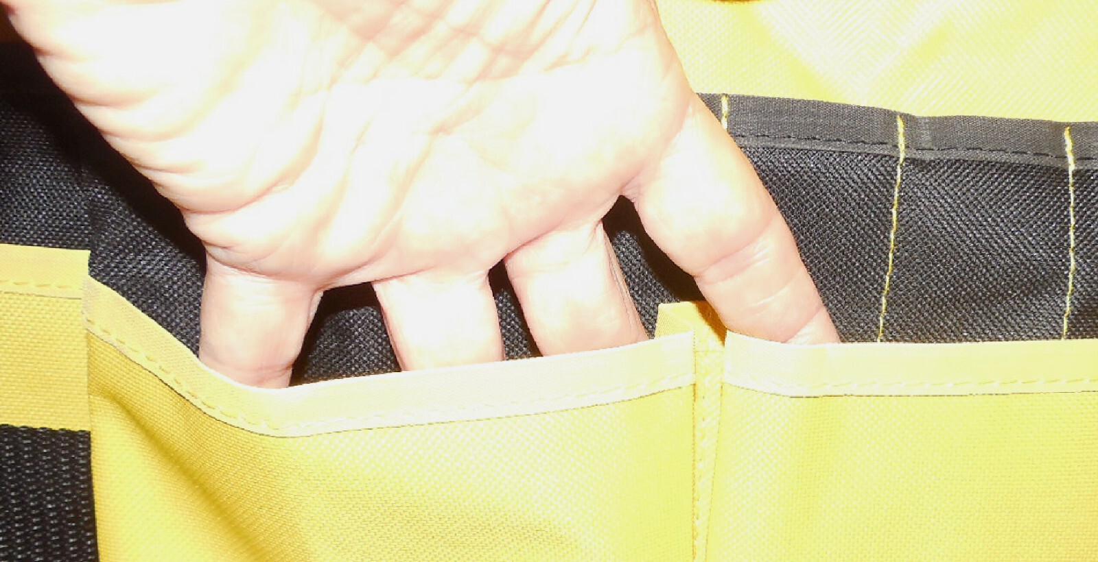 New Oxford Canvas Yellow & Black Heavy Duty Tool Apron 13 pockets buckle 21″ 22″